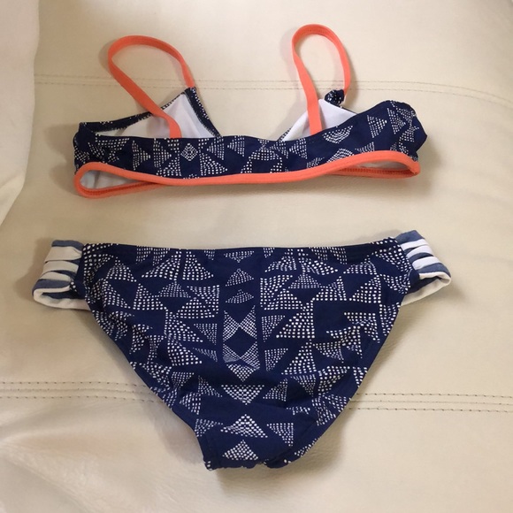 Bikini - Picture 2 of 2